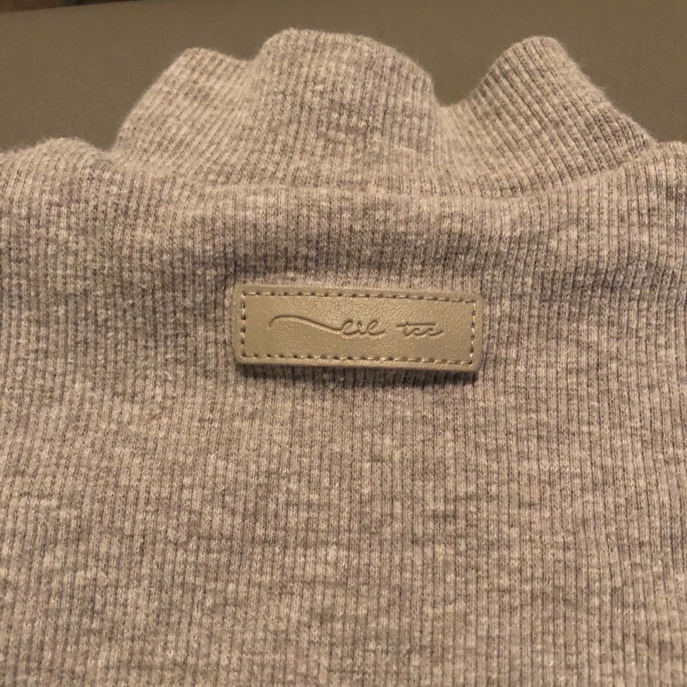 Lil leggs Ribbed Top - Picture 3 of 3